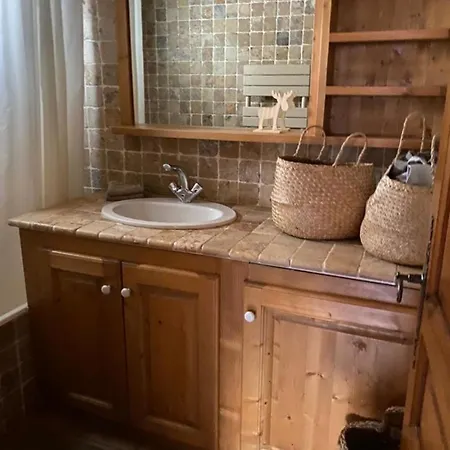 Les 4 Tetes Apartment